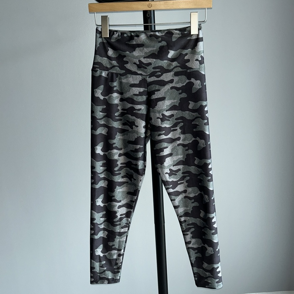 ONZIE Camo Green Med/Large Leggings